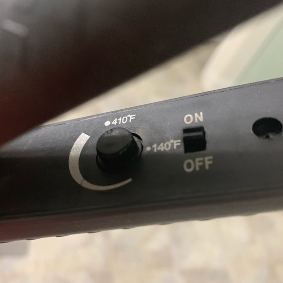 1 Inch Hair Straightener - Picture 2 of 3